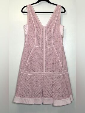 🆕 J. Mendel Women’s Pink Sleeveless Eyelet Dress